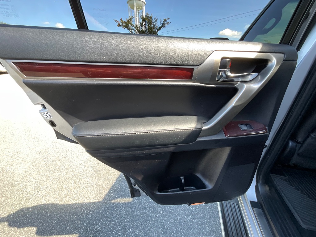 2015 Lexus GX Base - Photo 25