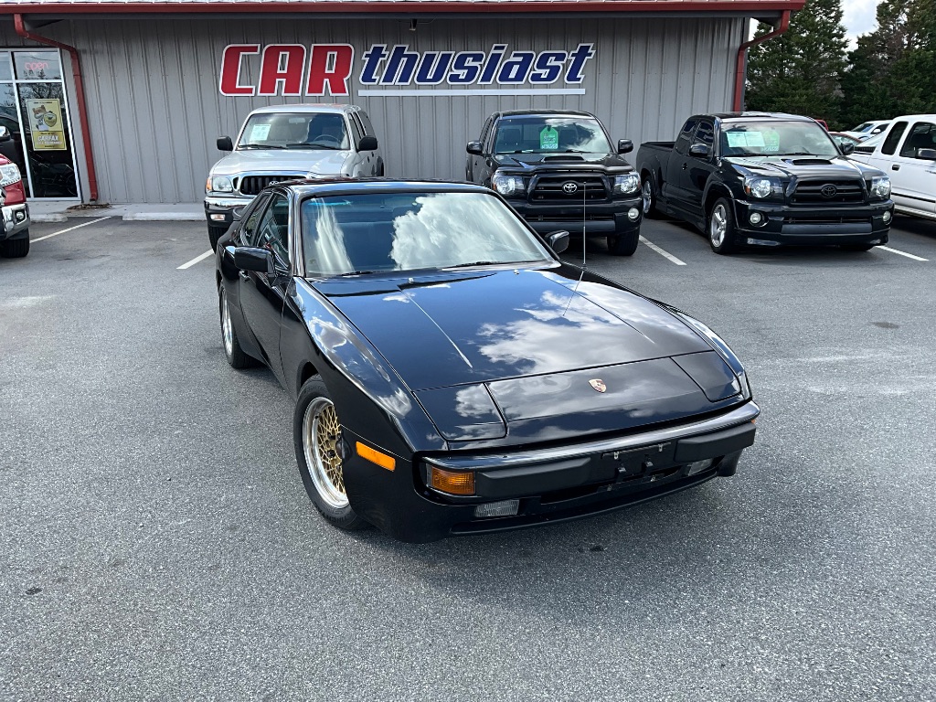 1983 Porsche 944's photo