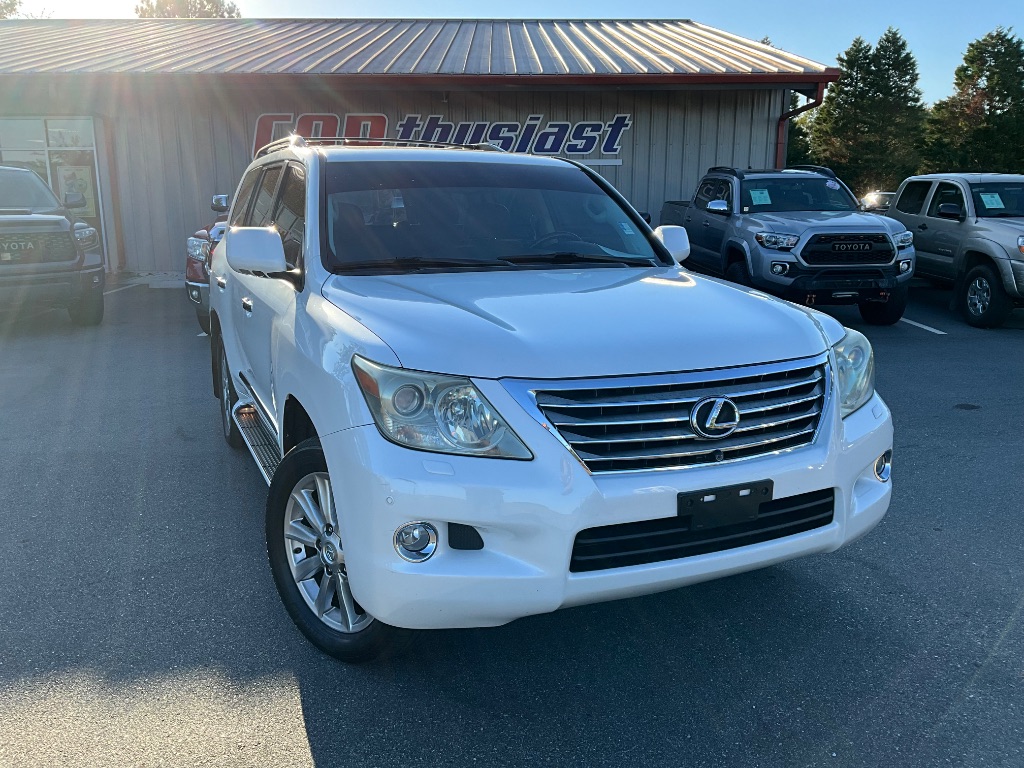 2010 Lexus LX 570's photo